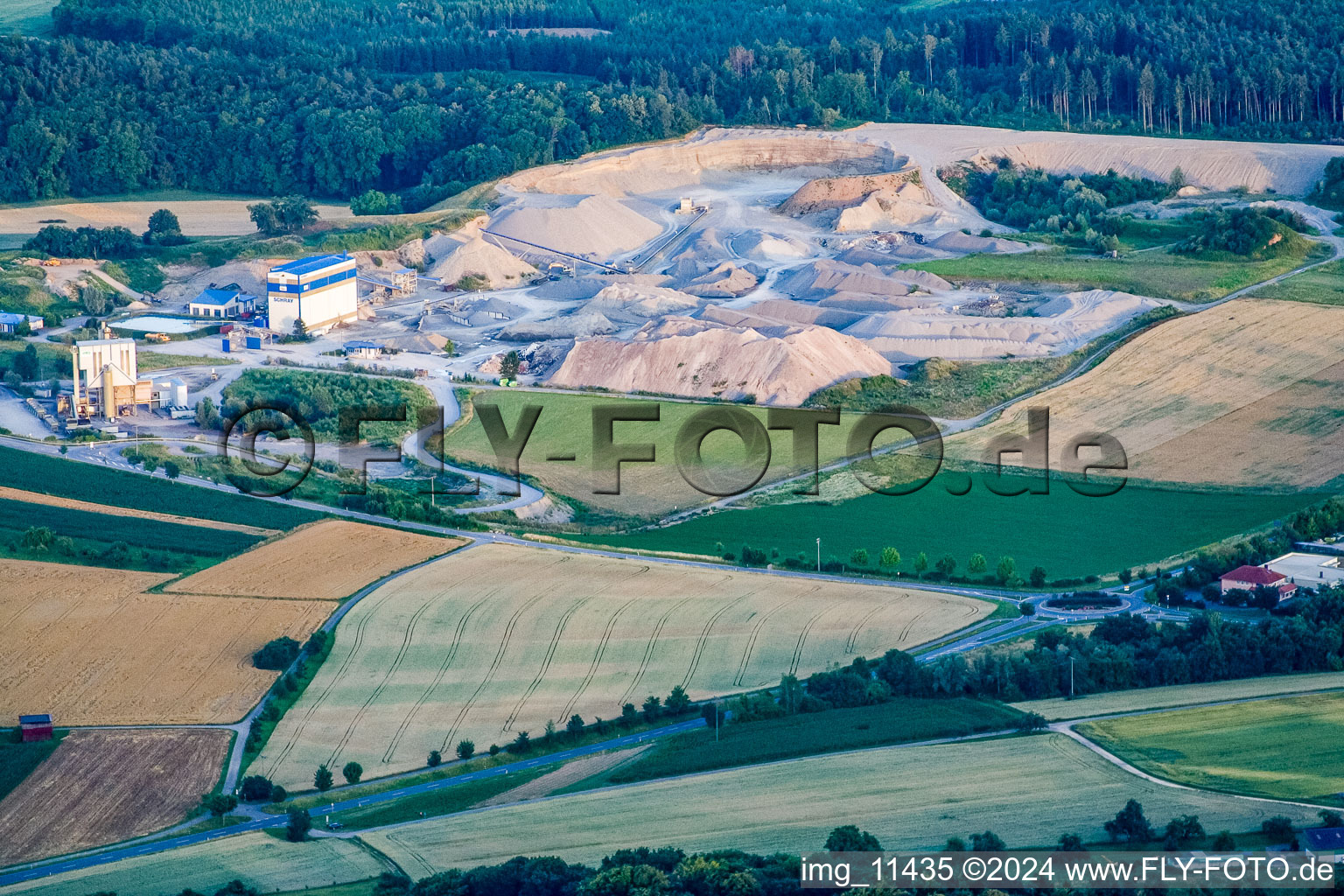 Vue aérienne de Gravière Steißlingen à Steißlingen dans le département Bade-Wurtemberg, Allemagne