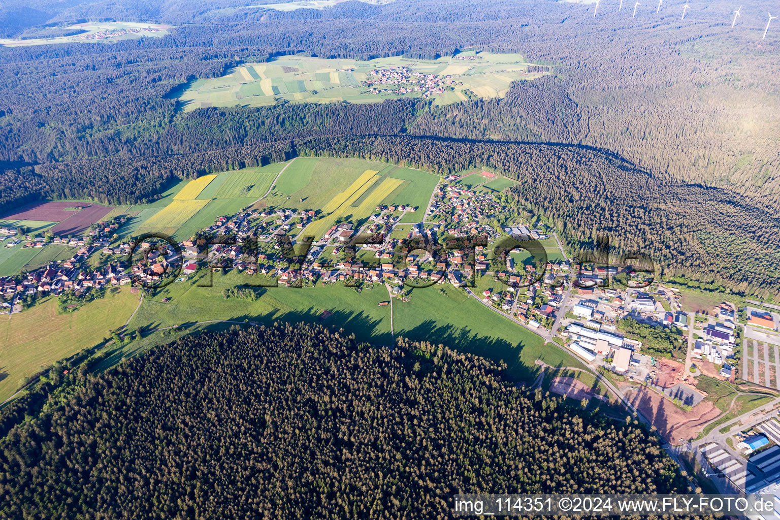 Vue aérienne de Simmersfeld dans le département Bade-Wurtemberg, Allemagne