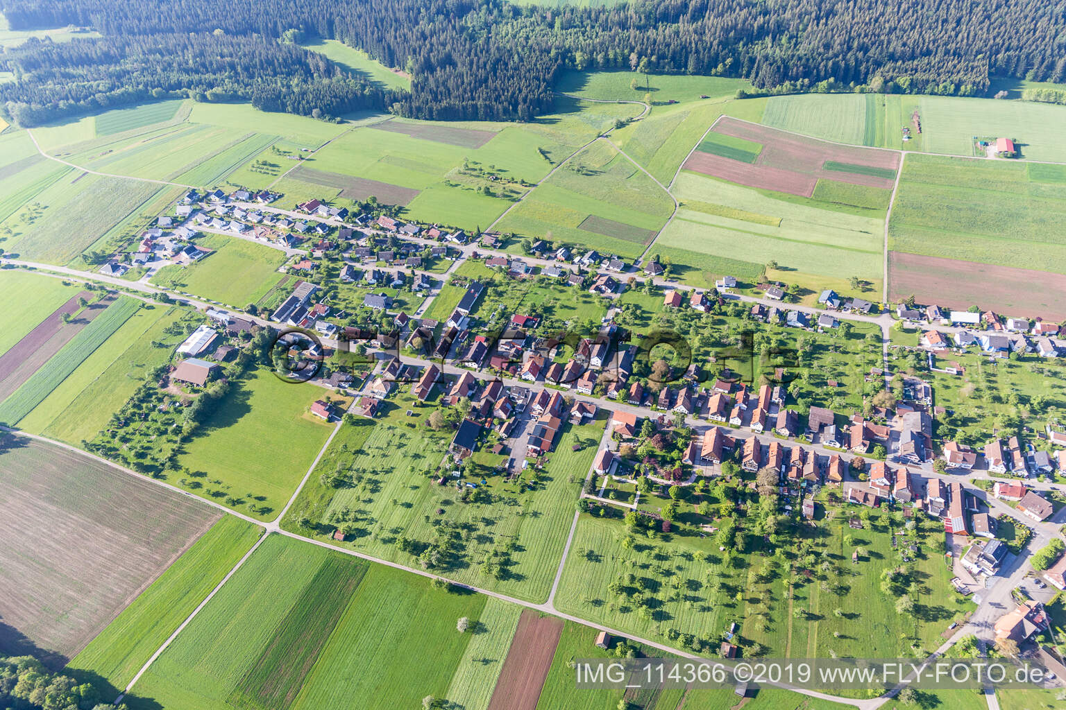 Vue aérienne de Herzogsweiler dans le département Bade-Wurtemberg, Allemagne