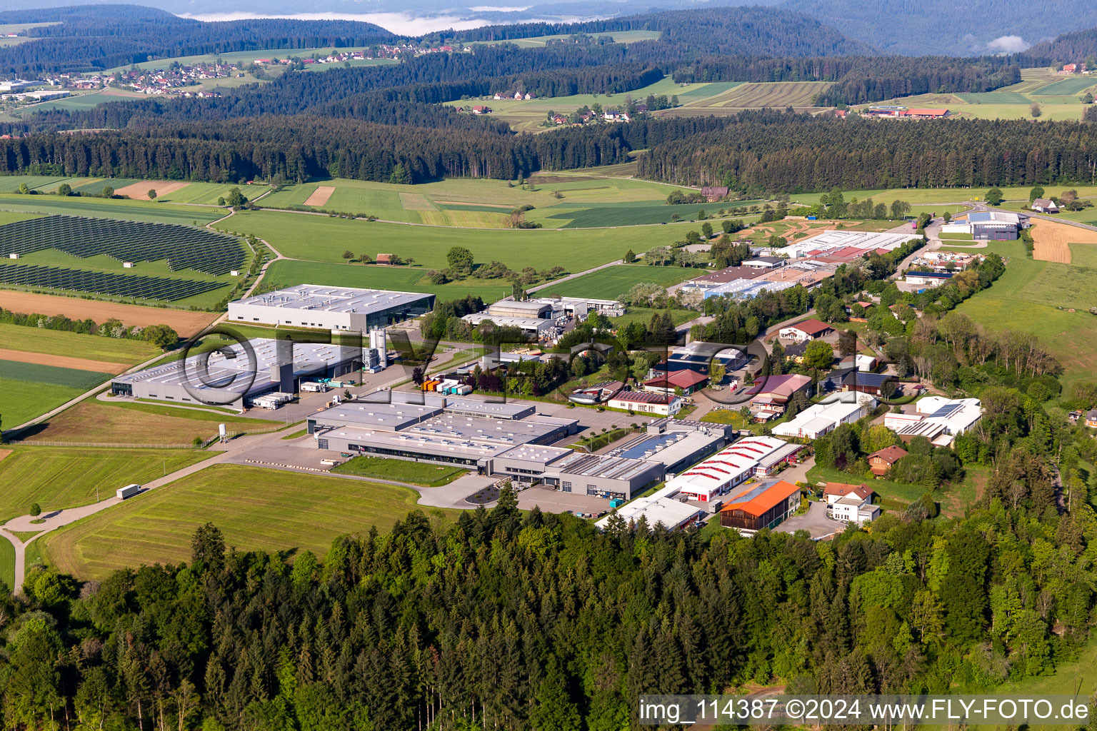 Vue aérienne de Quartier Betzweiler in Loßburg dans le département Bade-Wurtemberg, Allemagne