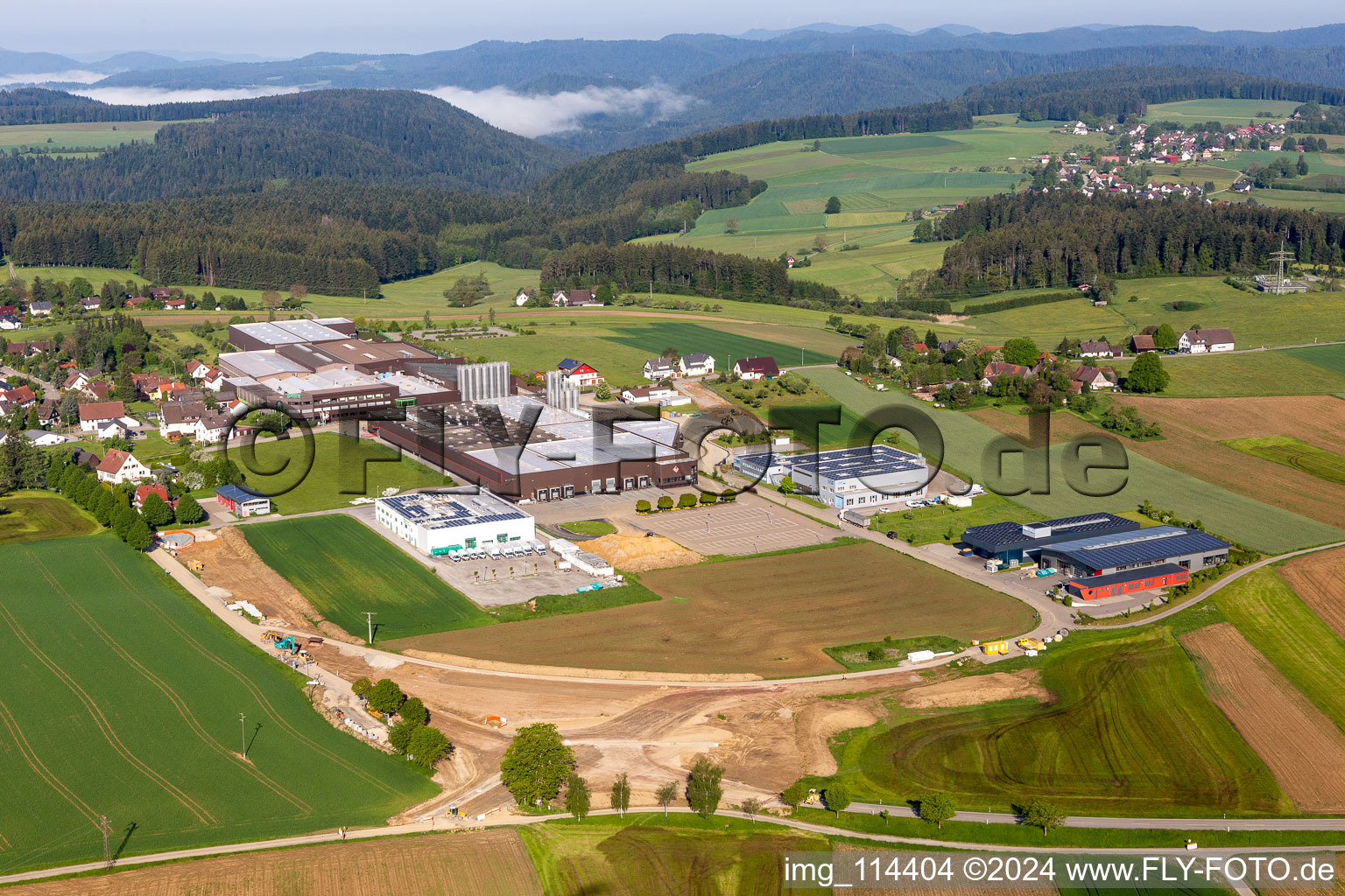 Vue aérienne de GFV technologie de fermeture GmbH à Alpirsbach dans le département Bade-Wurtemberg, Allemagne