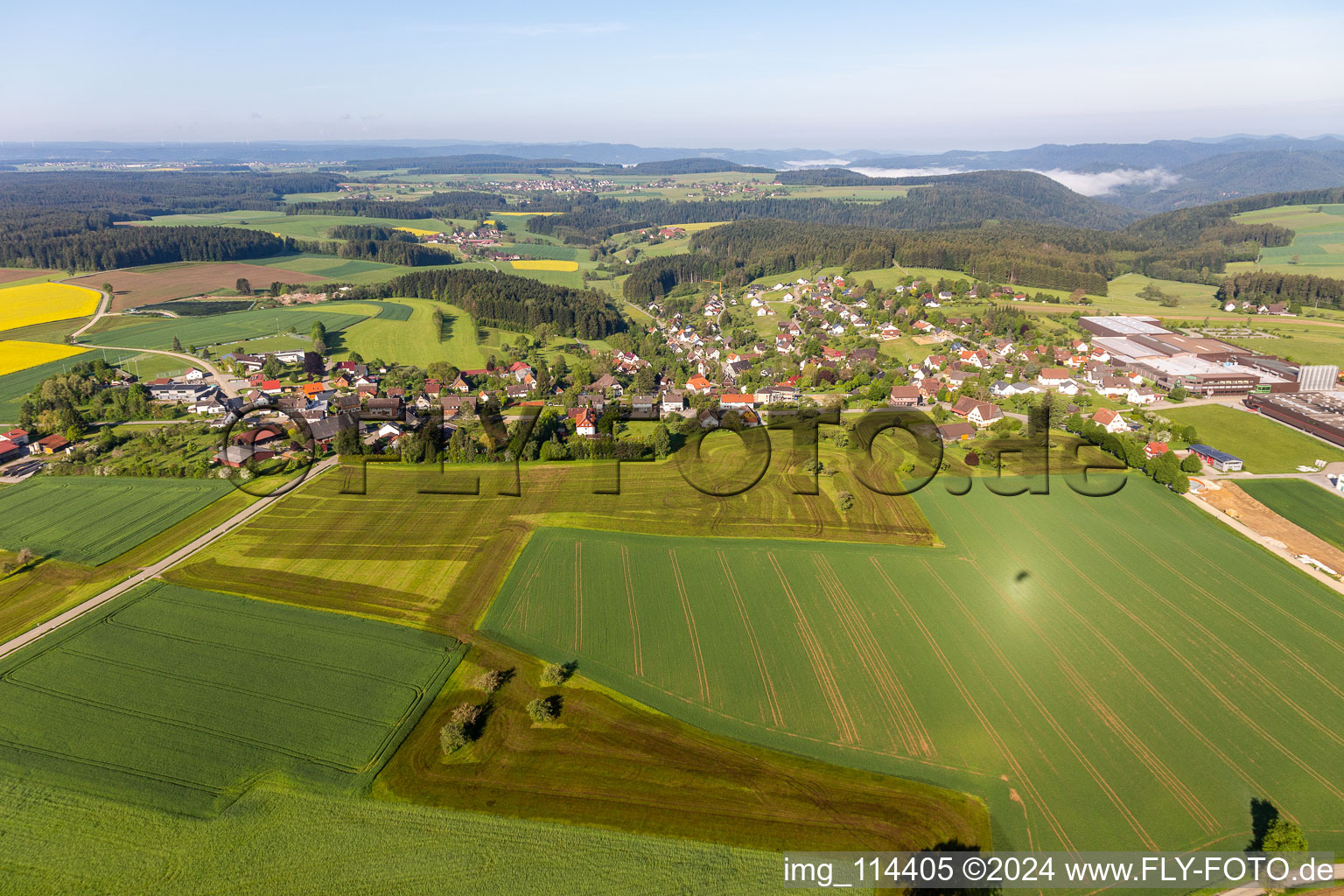 Vue aérienne de Alpirsbach dans le département Bade-Wurtemberg, Allemagne