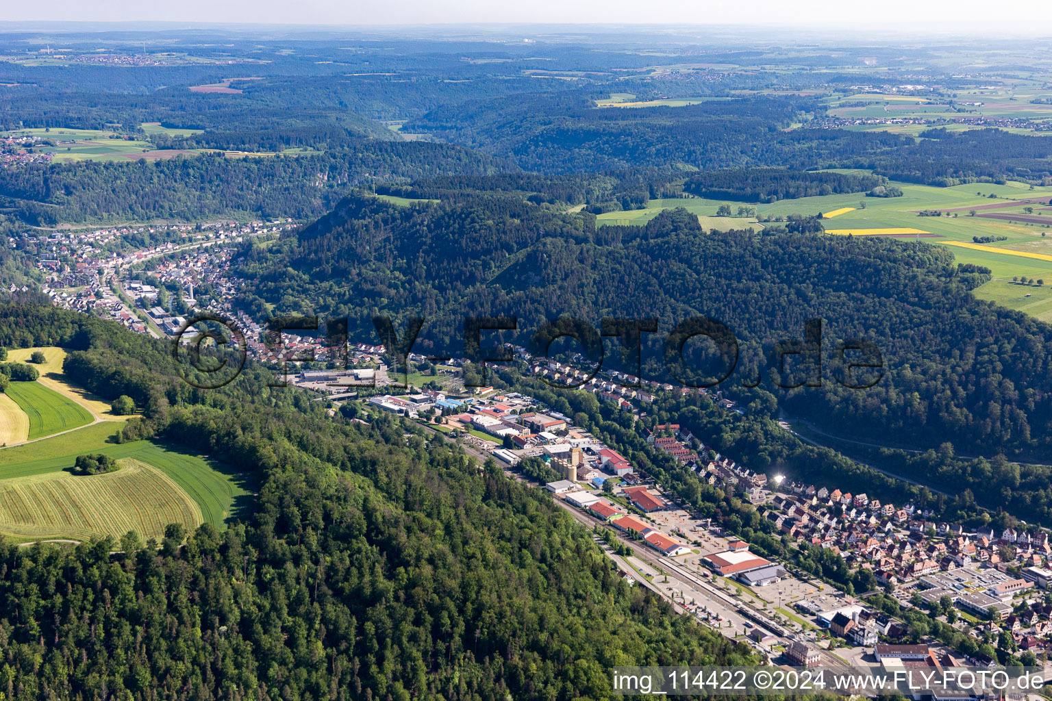 Vue aérienne de Zone industrielle Neckarstr à Oberndorf am Neckar dans le département Bade-Wurtemberg, Allemagne