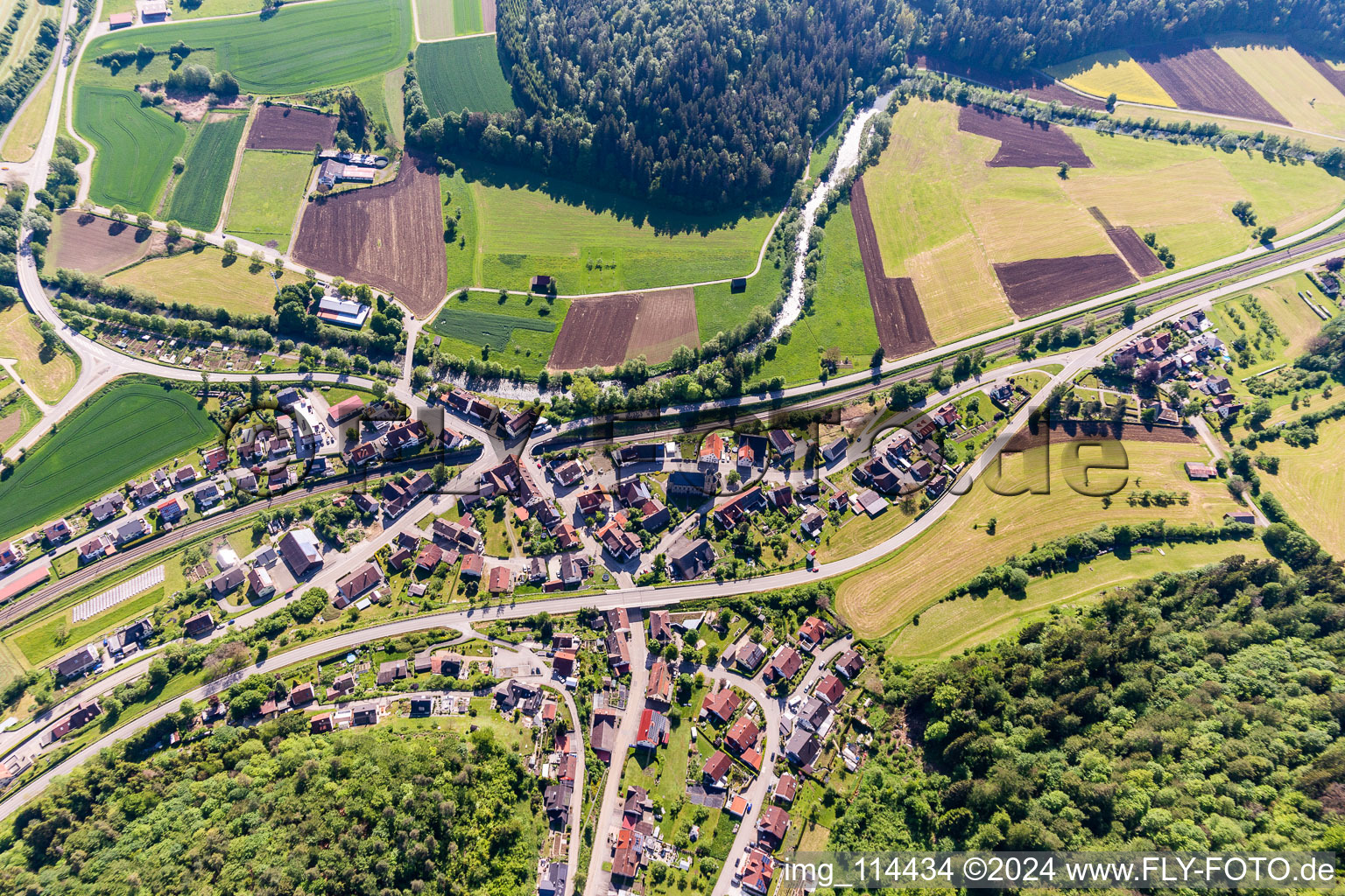 Vue aérienne de Quartier Altoberndorf in Oberndorf am Neckar dans le département Bade-Wurtemberg, Allemagne