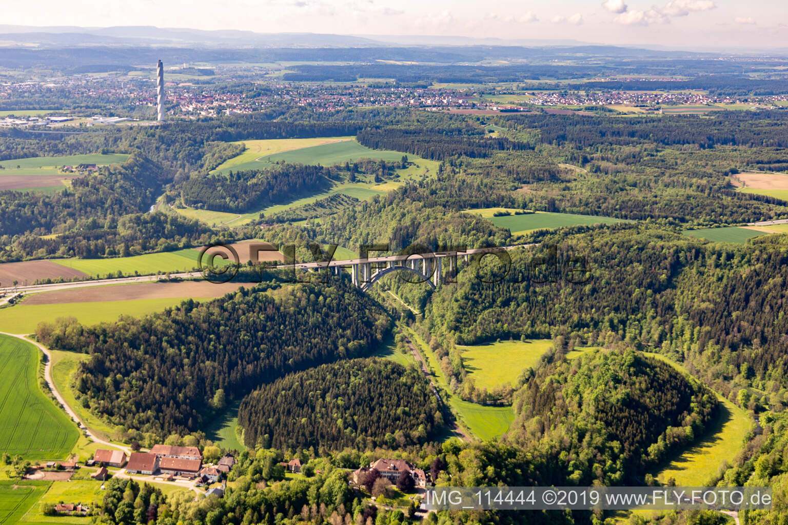 Vue aérienne de Pont de la vallée du Neckar A81 à Rottweil dans le département Bade-Wurtemberg, Allemagne