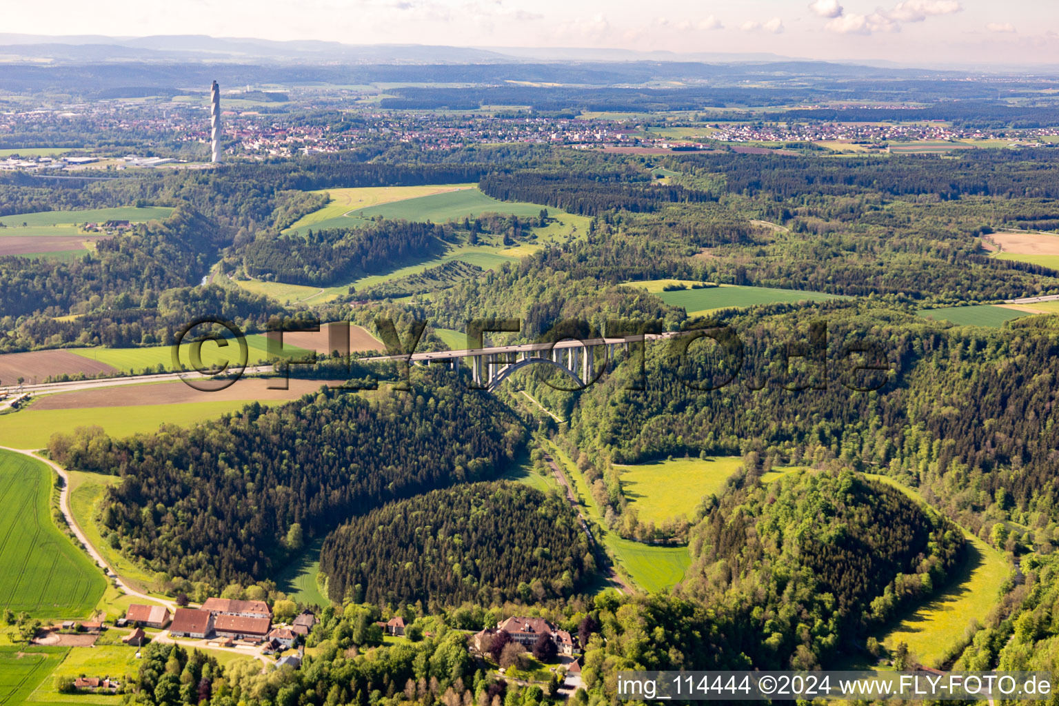 Vue aérienne de Pont de la vallée du Neckar A81 à Rottweil dans le département Bade-Wurtemberg, Allemagne