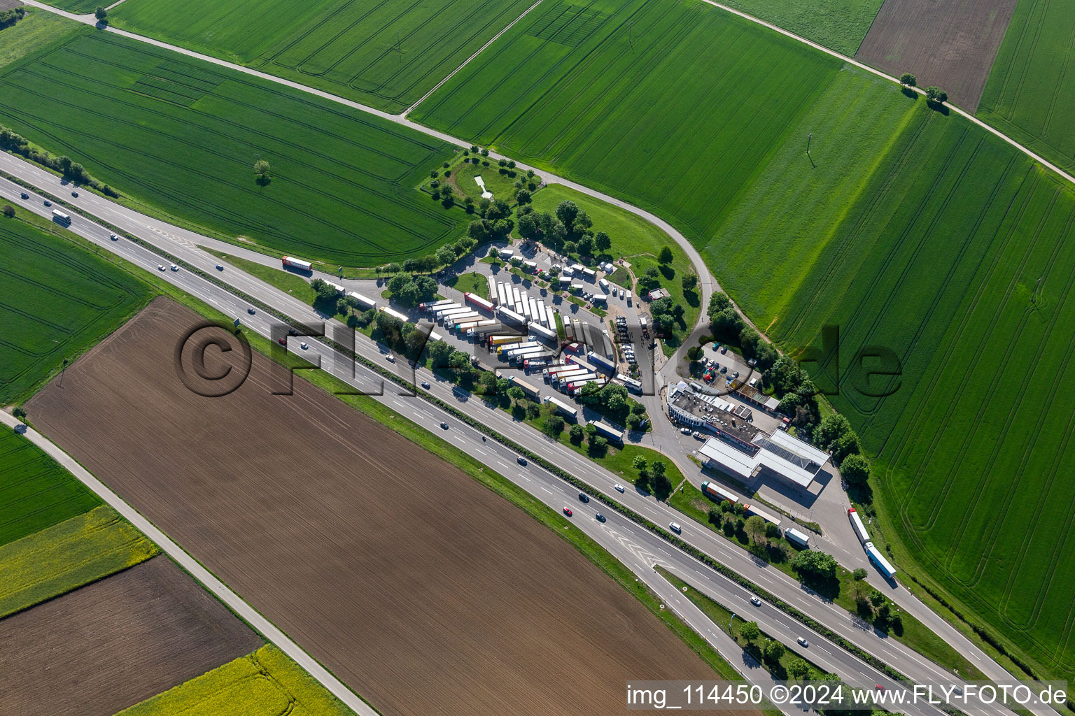 Vue aérienne de Aire de service A81 Neckarburg Ouest à Dietingen dans le département Bade-Wurtemberg, Allemagne