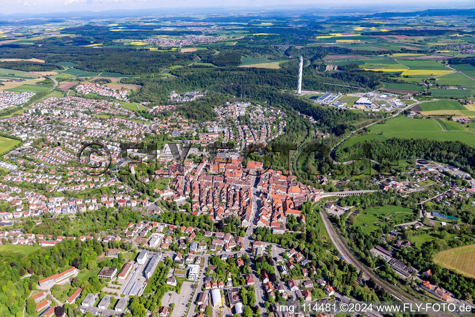 Vue aérienne de Zone urbaine avec périphérie et centre-ville à Rottweil dans le département Bade-Wurtemberg, Allemagne
