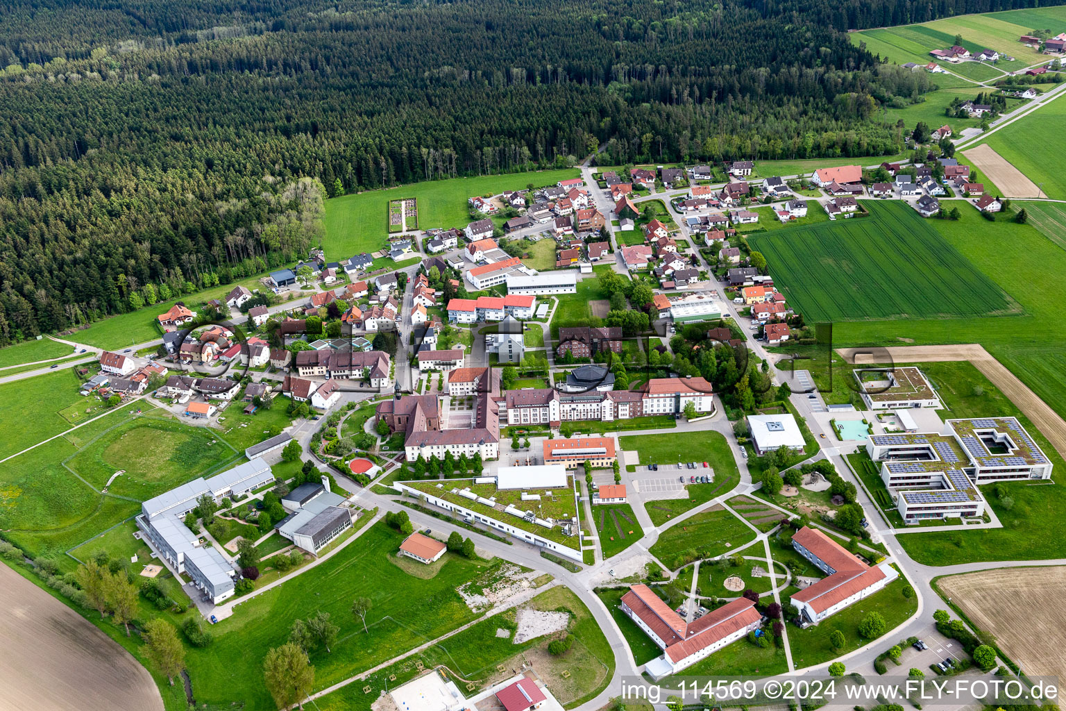 Vue aérienne de Fondation Saint-François Heiligenbronn à le quartier Heiligenbronn in Schramberg dans le département Bade-Wurtemberg, Allemagne