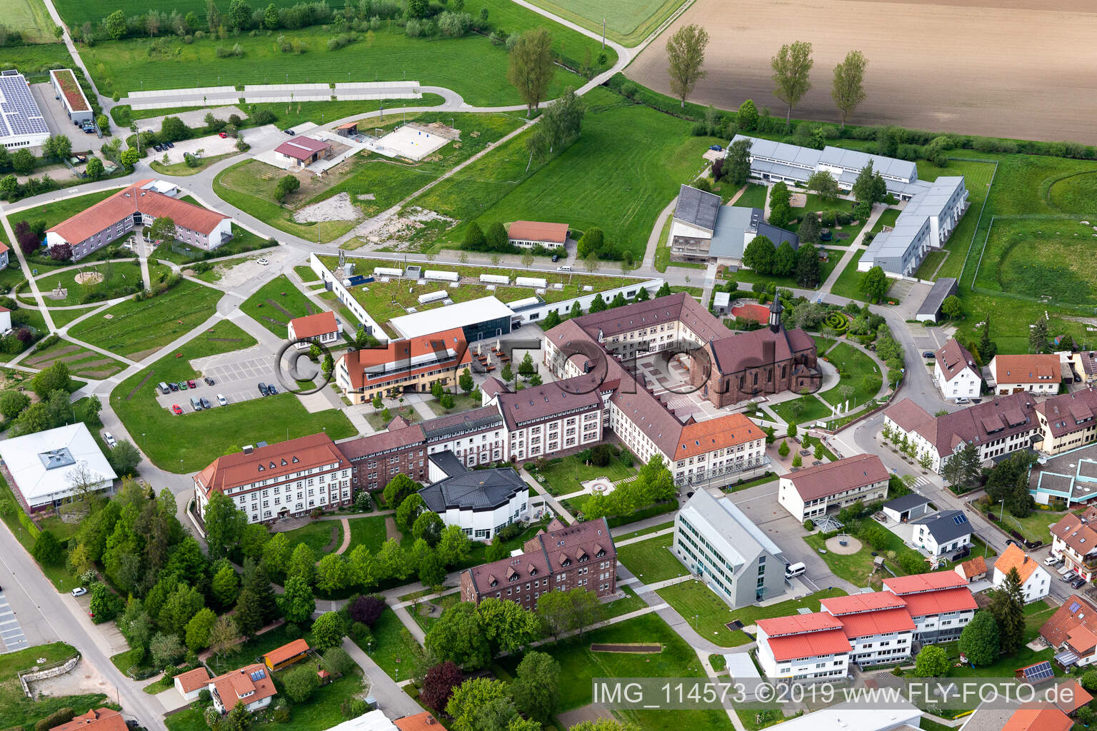Vue aérienne de Fondation St. Franziskus Heiligenbronn à Dunningen dans le département Bade-Wurtemberg, Allemagne