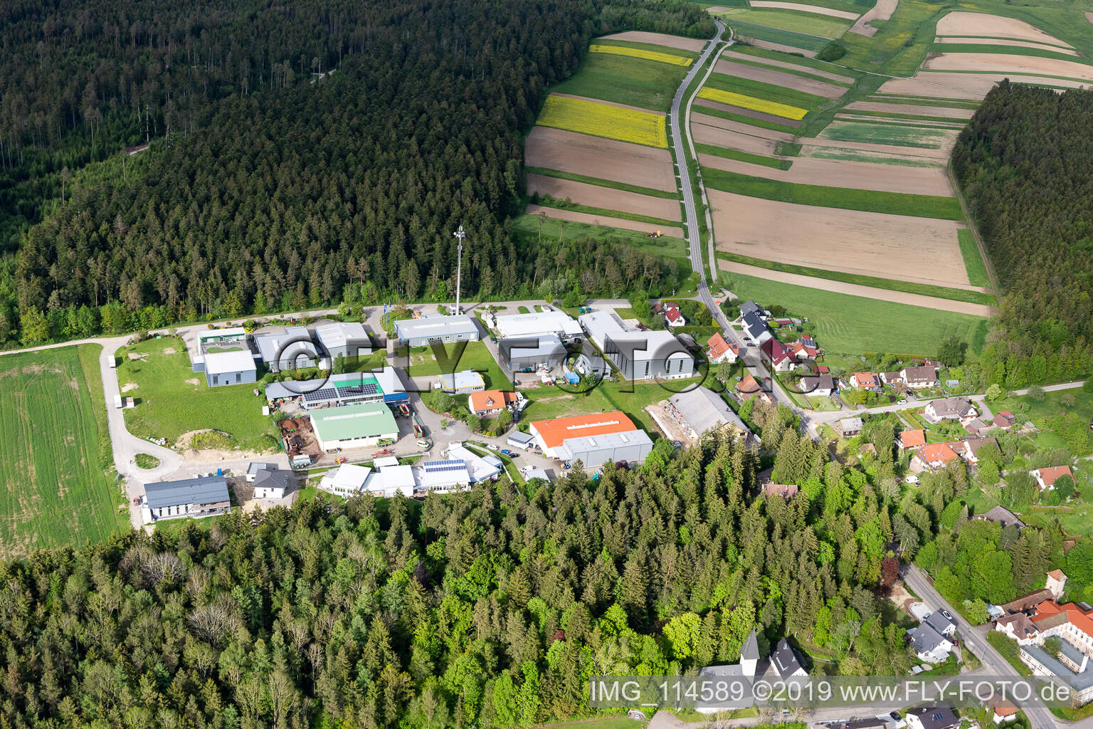 Vue aérienne de Zone industrielle de Geigenrain à Eschbronn dans le département Bade-Wurtemberg, Allemagne