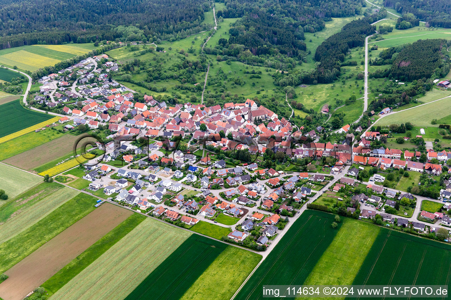 Vue aérienne de Quartier Binsdorf in Geislingen dans le département Bade-Wurtemberg, Allemagne