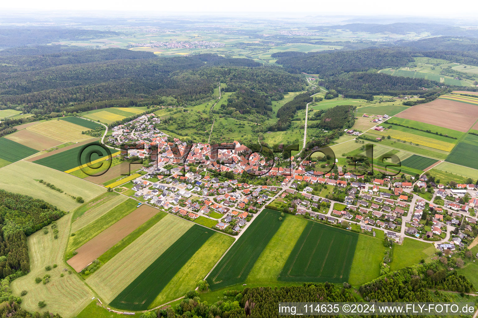 Vue aérienne de Quartier Binsdorf in Geislingen dans le département Bade-Wurtemberg, Allemagne