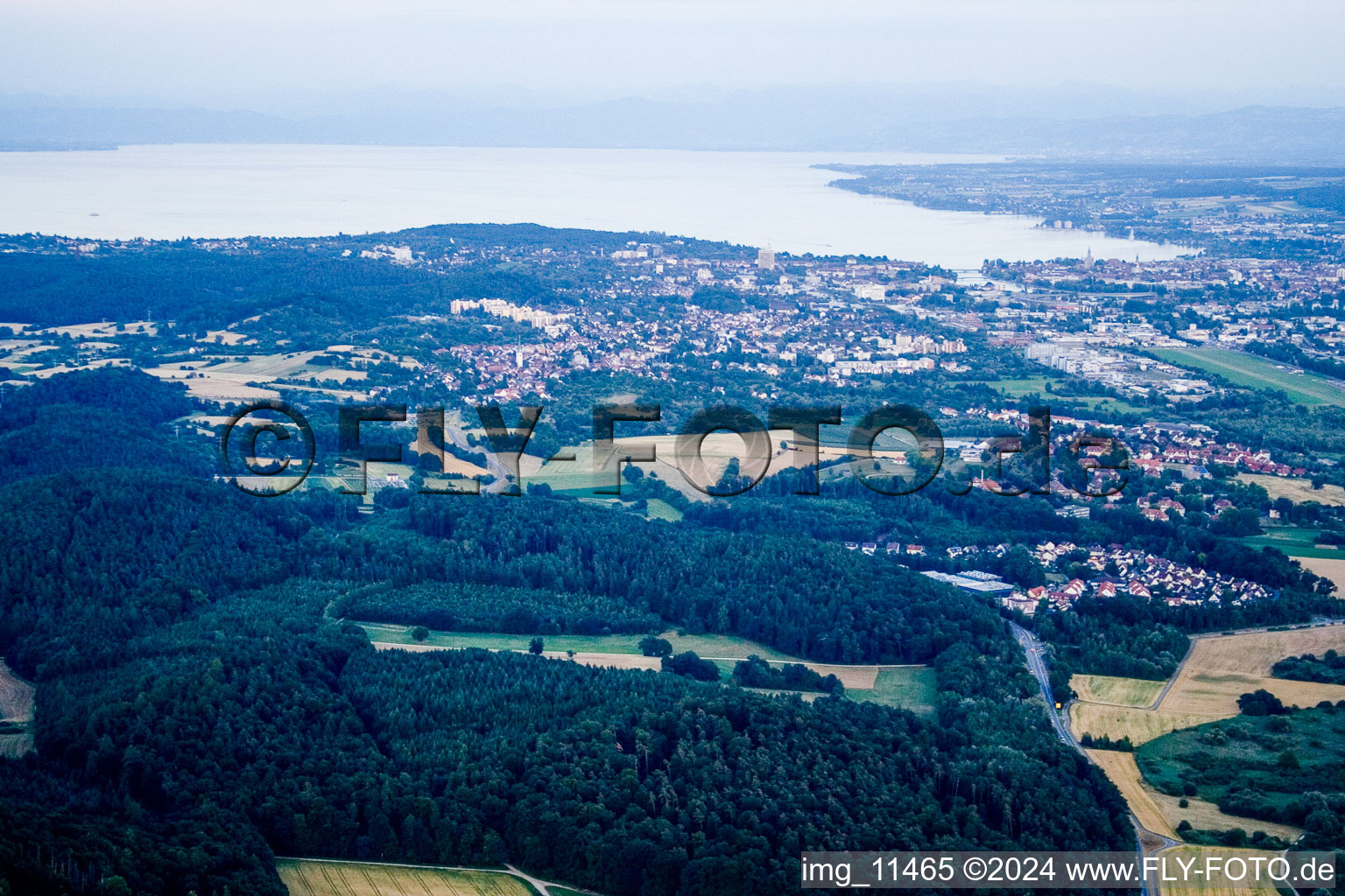 Vue aérienne de Quartier Wollmatingen in Konstanz dans le département Bade-Wurtemberg, Allemagne