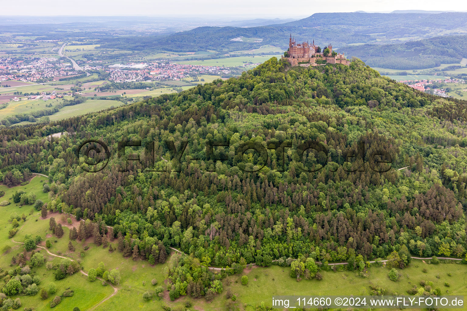 Photographie aérienne de Château de Hohenzollern à le quartier Zimmern in Bisingen dans le département Bade-Wurtemberg, Allemagne