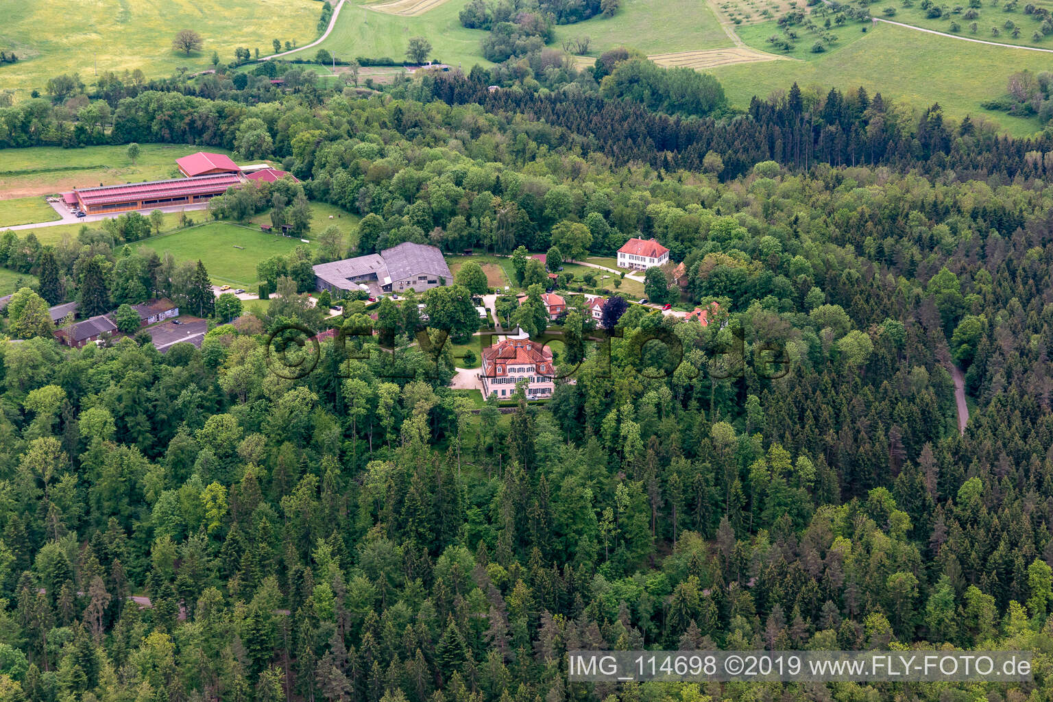 Vue aérienne de Château de Lindich à Hechingen dans le département Bade-Wurtemberg, Allemagne