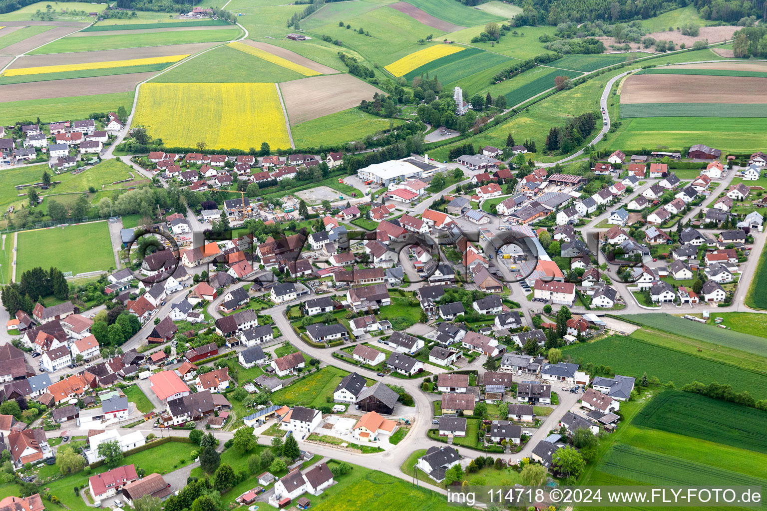 Vue aérienne de Du nord-est à le quartier Gruol in Haigerloch dans le département Bade-Wurtemberg, Allemagne