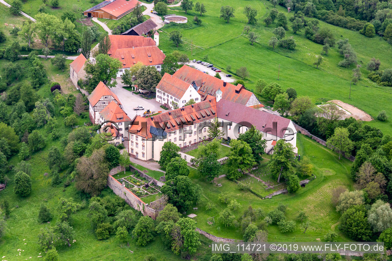 Photographie aérienne de Monastère du Kirchberg (Berneuchener Haus) à Sulz am Neckar dans le département Bade-Wurtemberg, Allemagne