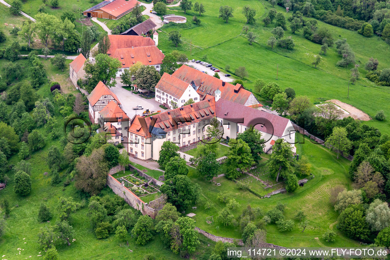 Photographie aérienne de Monastère du Kirchberg (Berneuchener Haus) à Sulz am Neckar dans le département Bade-Wurtemberg, Allemagne