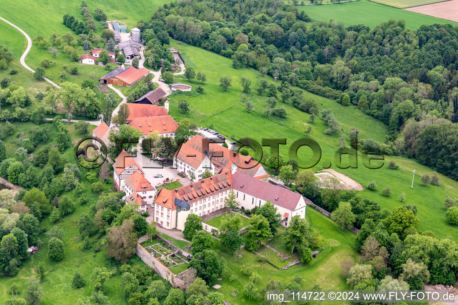 Vue aérienne de Ensemble immobilier du monastère du Kirchberg à le quartier Renfrizhausen in Sulz am Neckar dans le département Bade-Wurtemberg, Allemagne