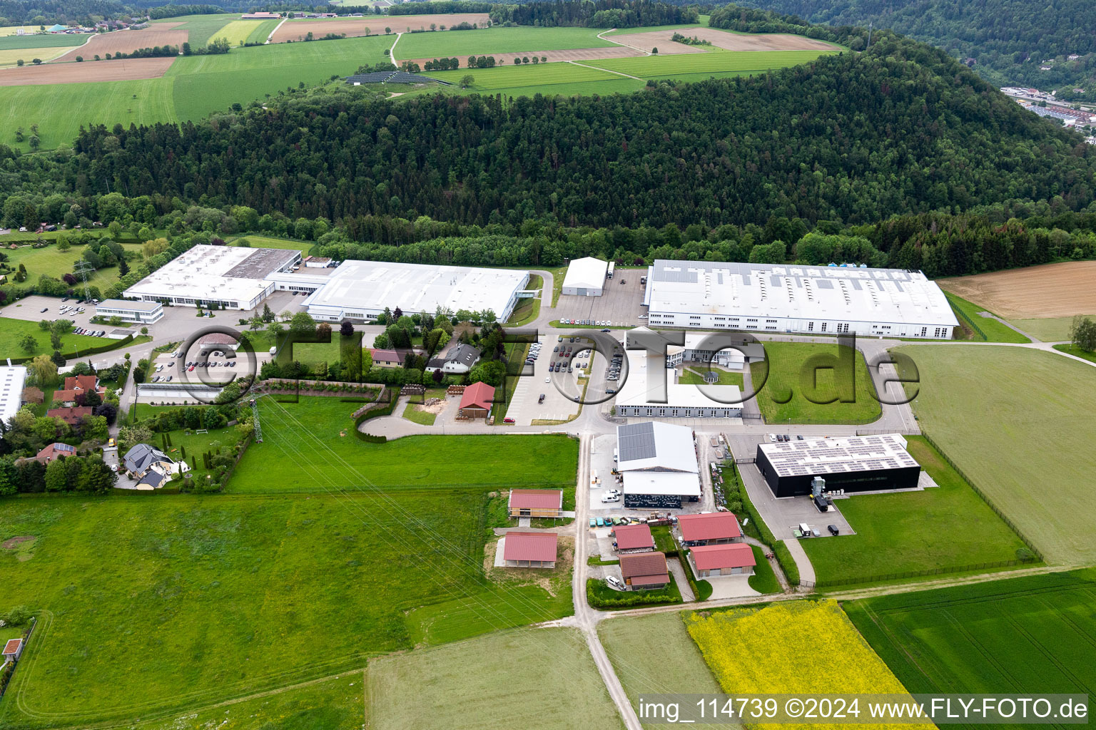 Vue aérienne de Zone industrielle Boll à le quartier Boll in Oberndorf am Neckar dans le département Bade-Wurtemberg, Allemagne