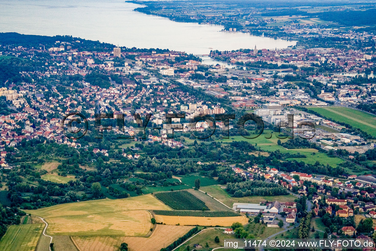 Vue aérienne de Du nord-ouest à le quartier Wollmatingen in Konstanz dans le département Bade-Wurtemberg, Allemagne