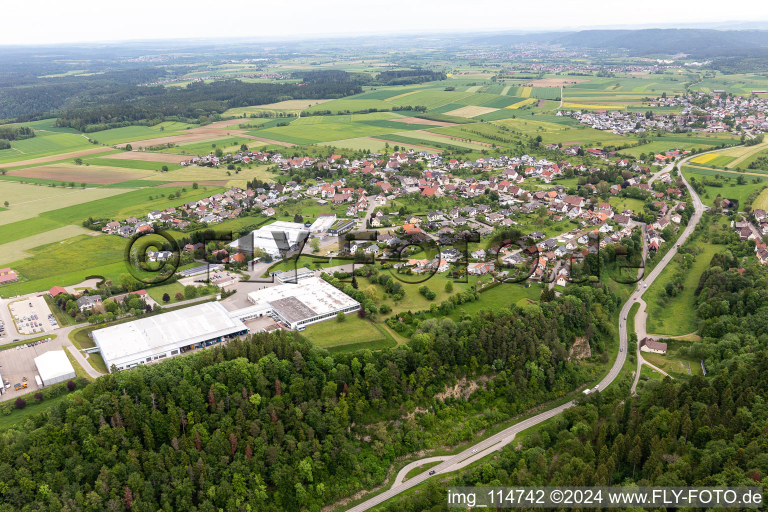 Oberndorf am Neckar dans le département Bade-Wurtemberg, Allemagne depuis l'avion