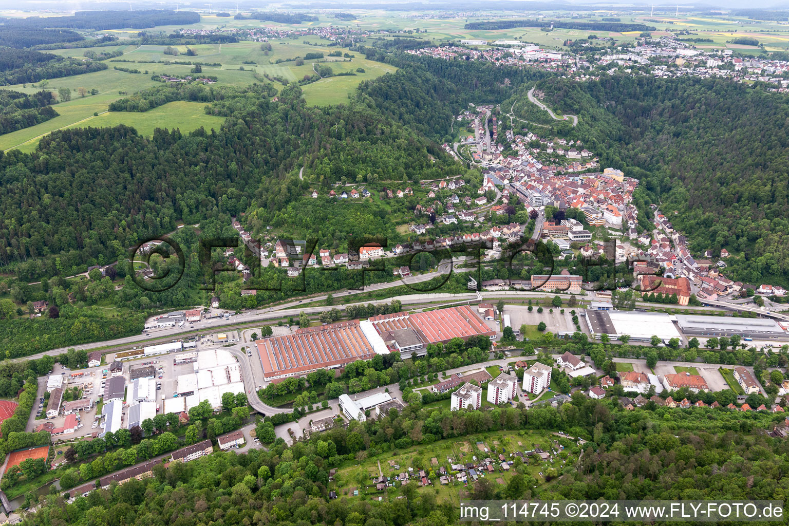 Vue d'oiseau de Oberndorf am Neckar dans le département Bade-Wurtemberg, Allemagne