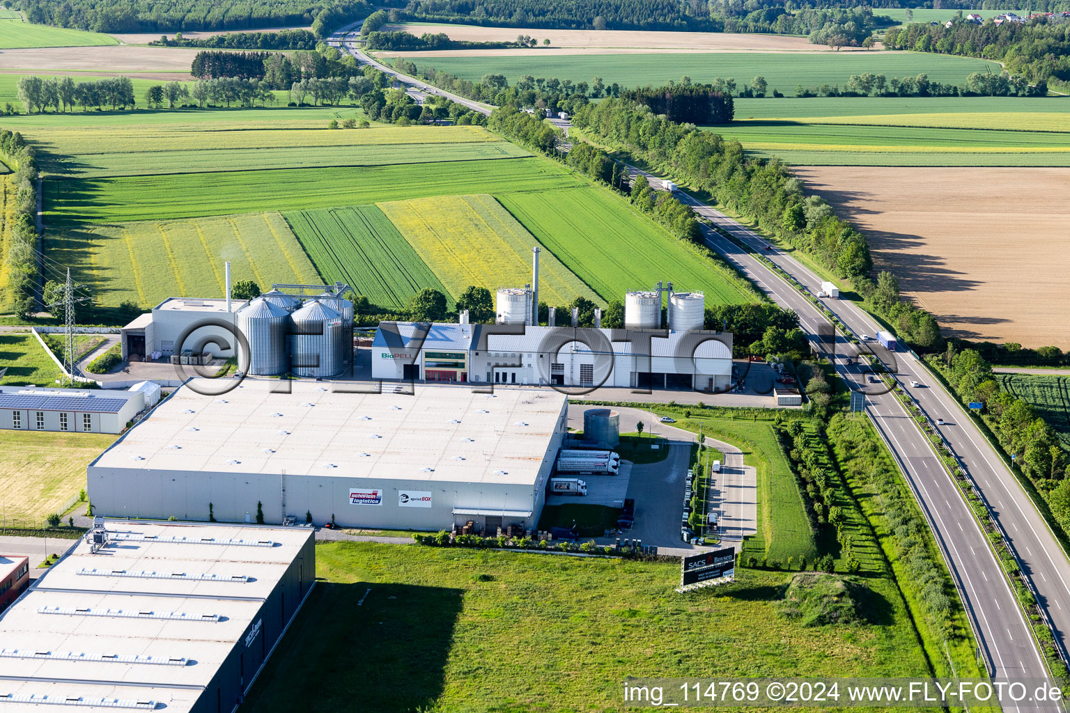 Vue aérienne de Zone industrielle Max-Eyth-Straße avec ante-BioPELL GmbH & Co. KG à Empfingen dans le département Bade-Wurtemberg, Allemagne