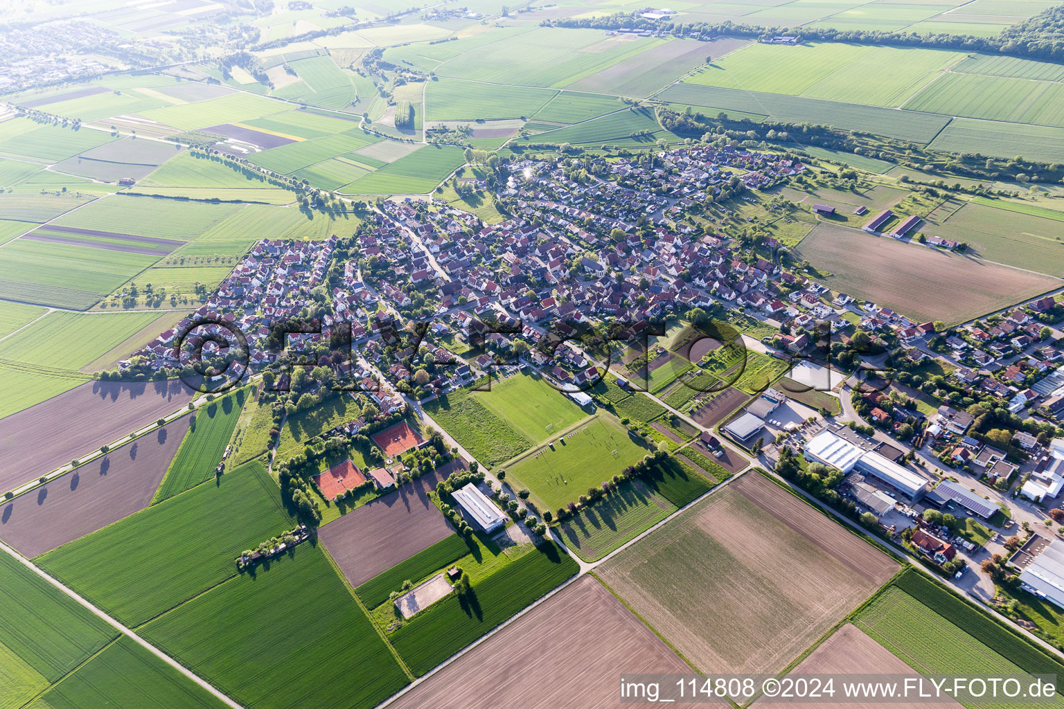 Vue aérienne de Quartier Hailfingen in Rottenburg am Neckar dans le département Bade-Wurtemberg, Allemagne