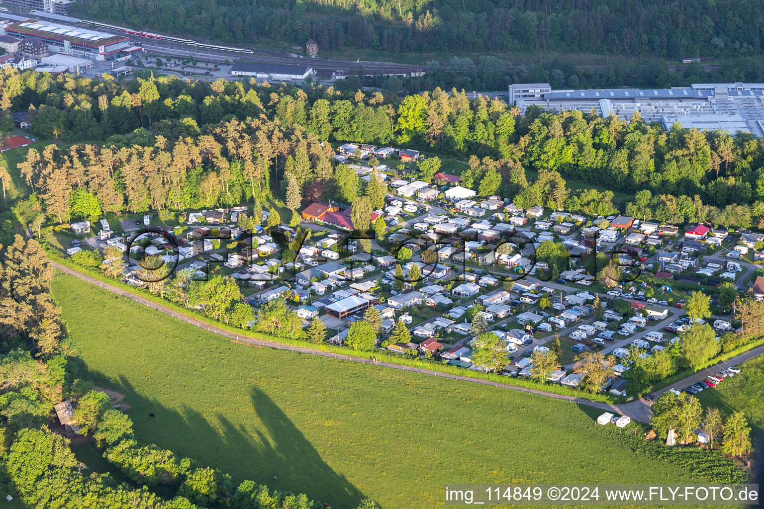 Vue aérienne de Camping Schüttehof Horb à Horb am Neckar dans le département Bade-Wurtemberg, Allemagne