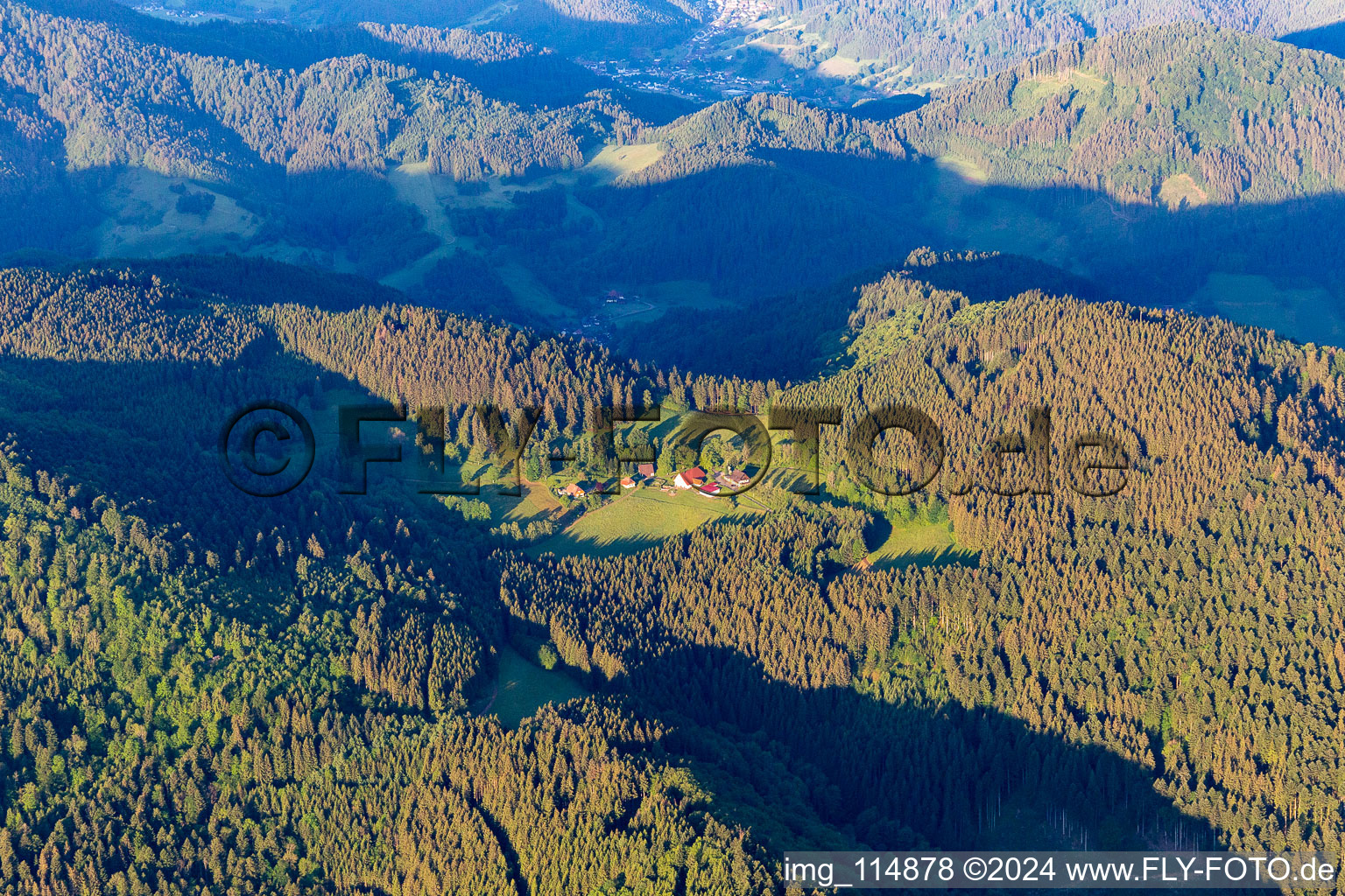 Vue aérienne de Wolfach dans le département Bade-Wurtemberg, Allemagne