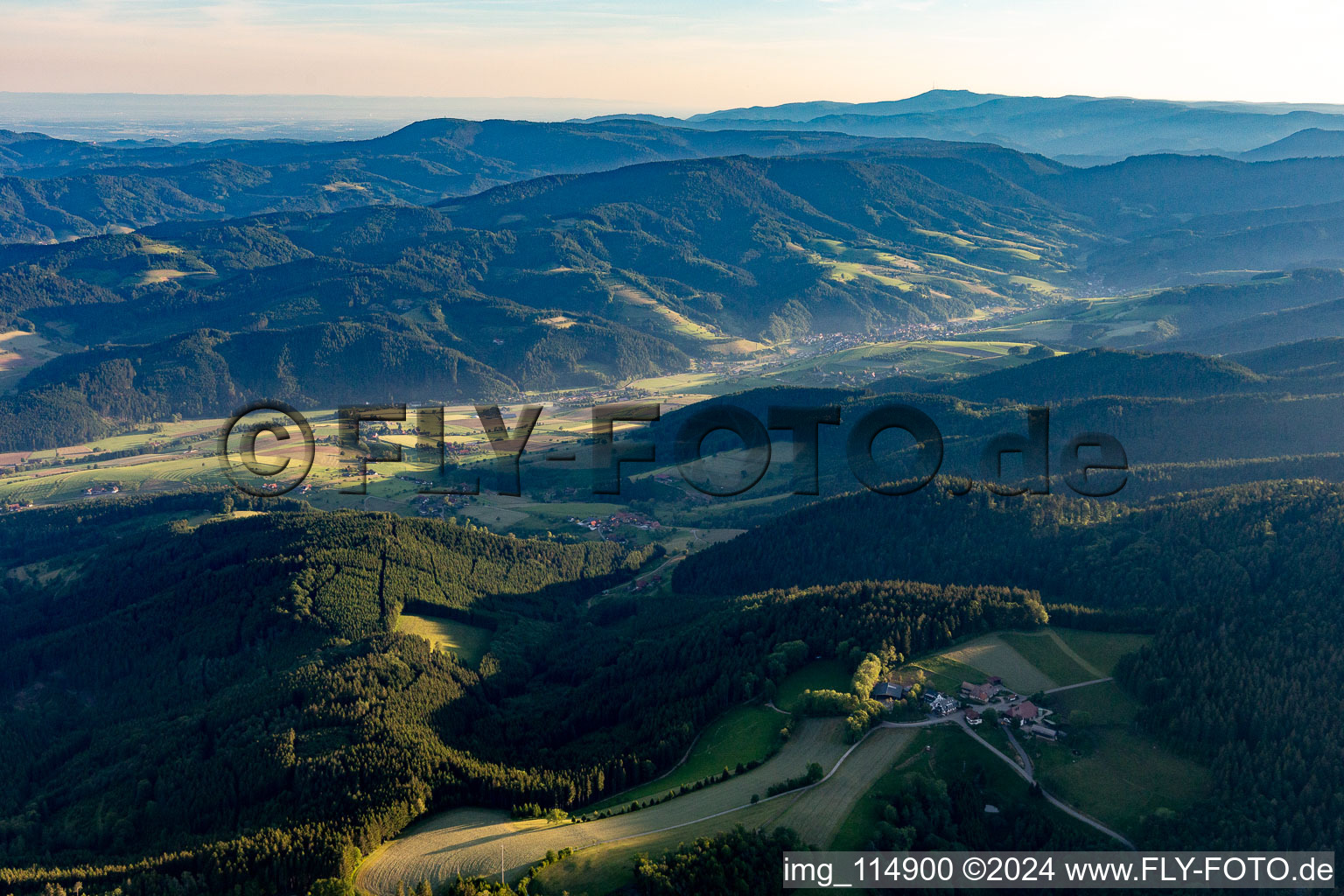 Vue aérienne de Oberharmersbach dans le département Bade-Wurtemberg, Allemagne