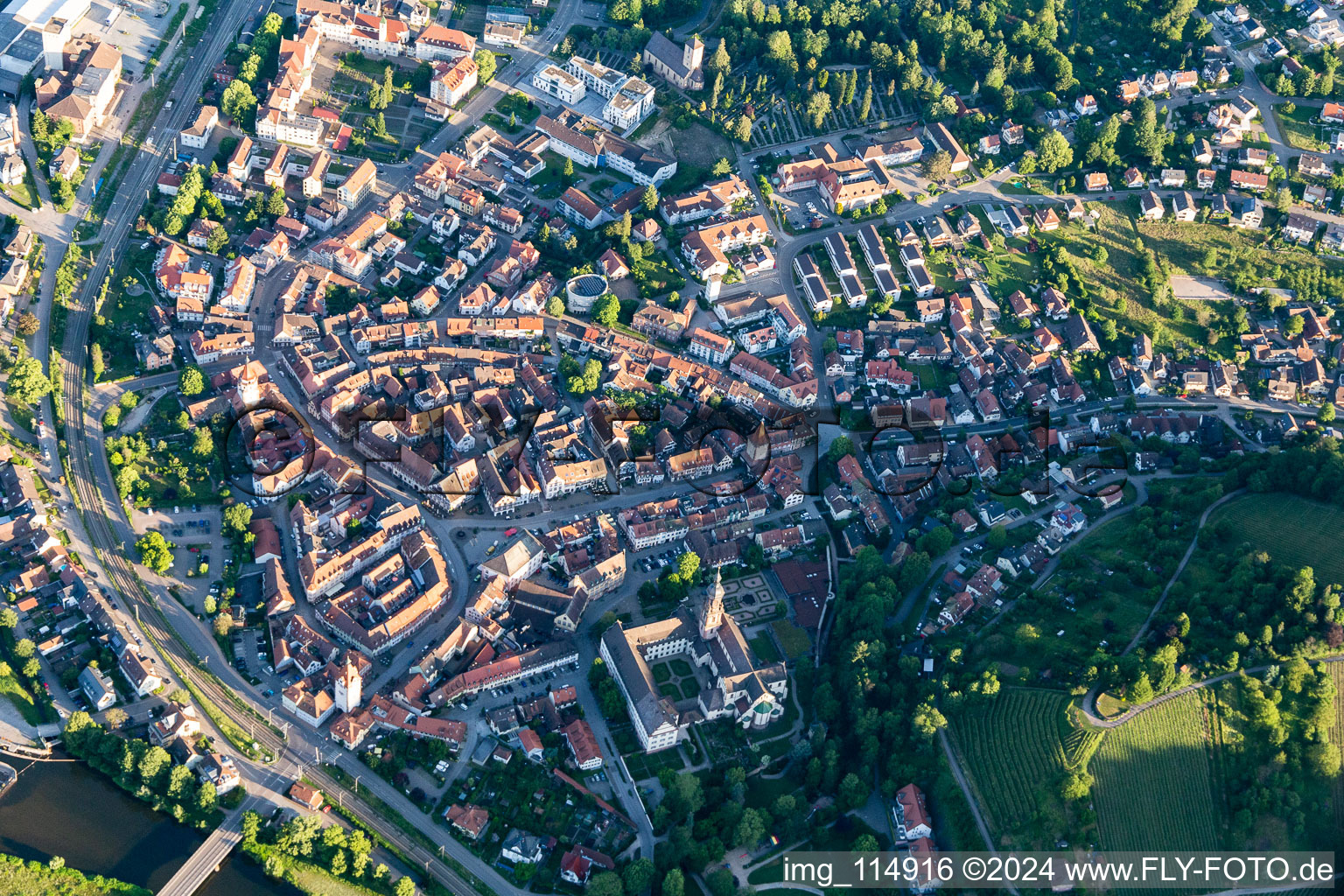 Vue oblique de Gengenbach dans le département Bade-Wurtemberg, Allemagne