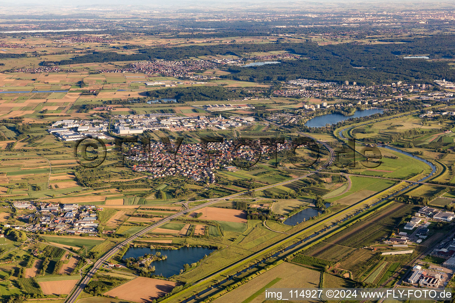 Vue aérienne de Quartier Elgersweier in Offenburg dans le département Bade-Wurtemberg, Allemagne