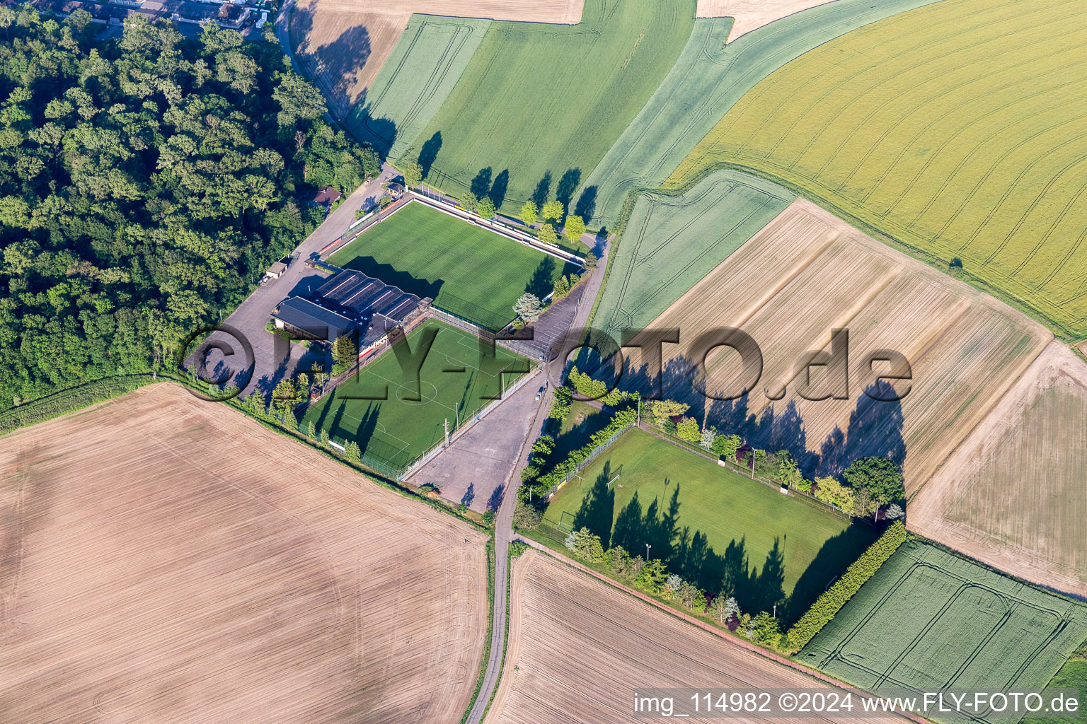 Vue aérienne de Salle Hans-Weber et stade Hans-Weber du club sportif Linx 1949 eV à le quartier Linx in Rheinau dans le département Bade-Wurtemberg, Allemagne