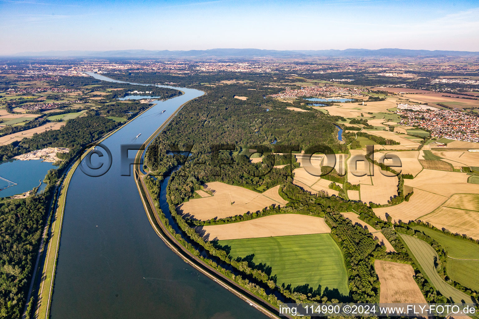 Vue aérienne de La Wantzenau dans le département Bas Rhin, France