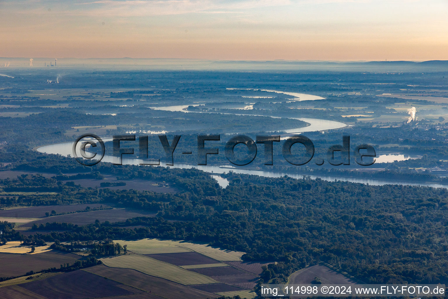 Vue aérienne de Rhin genou vieille tête au sol à Drusenheim dans le département Bas Rhin, France