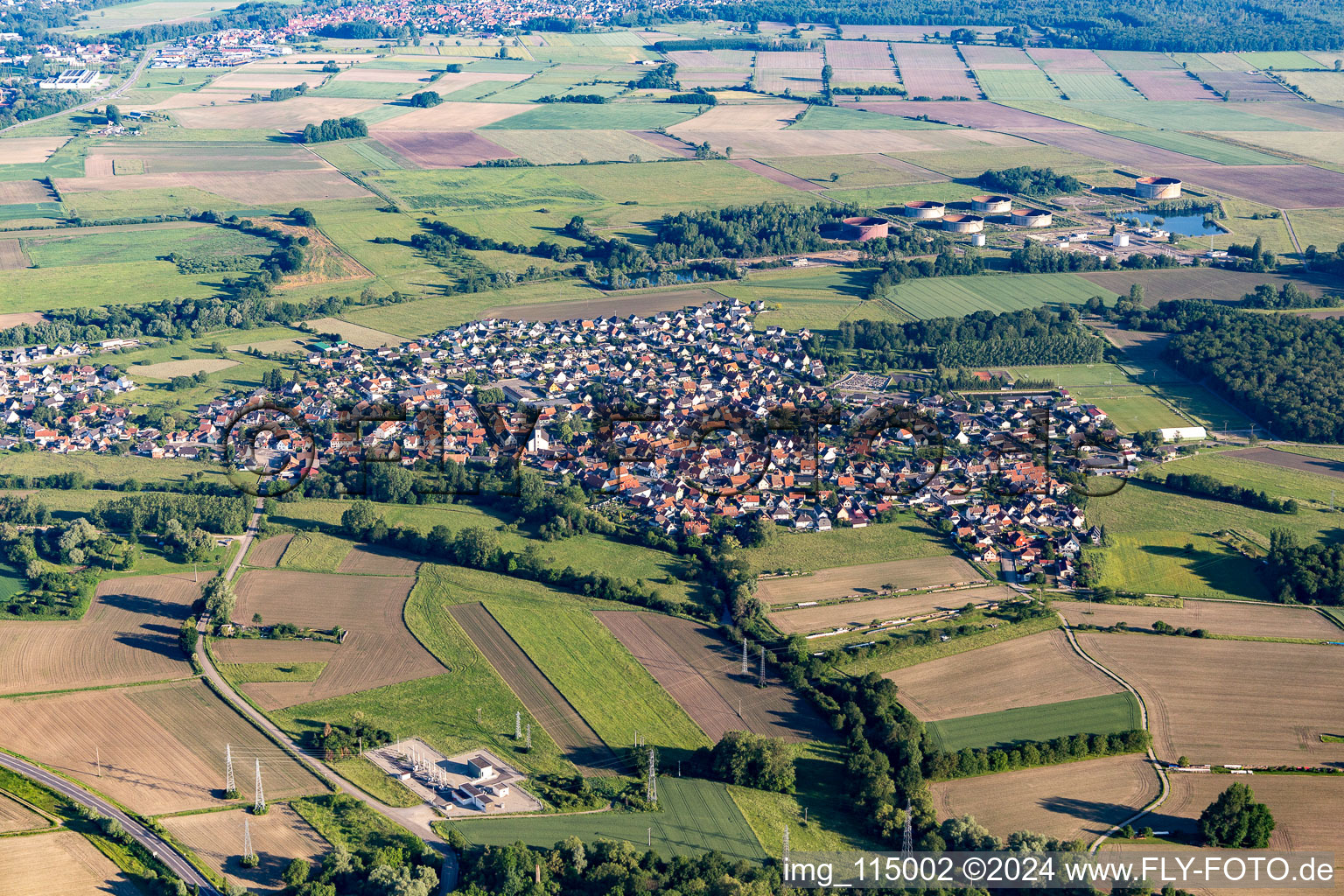 Vue aérienne de Rohrwiller dans le département Bas Rhin, France