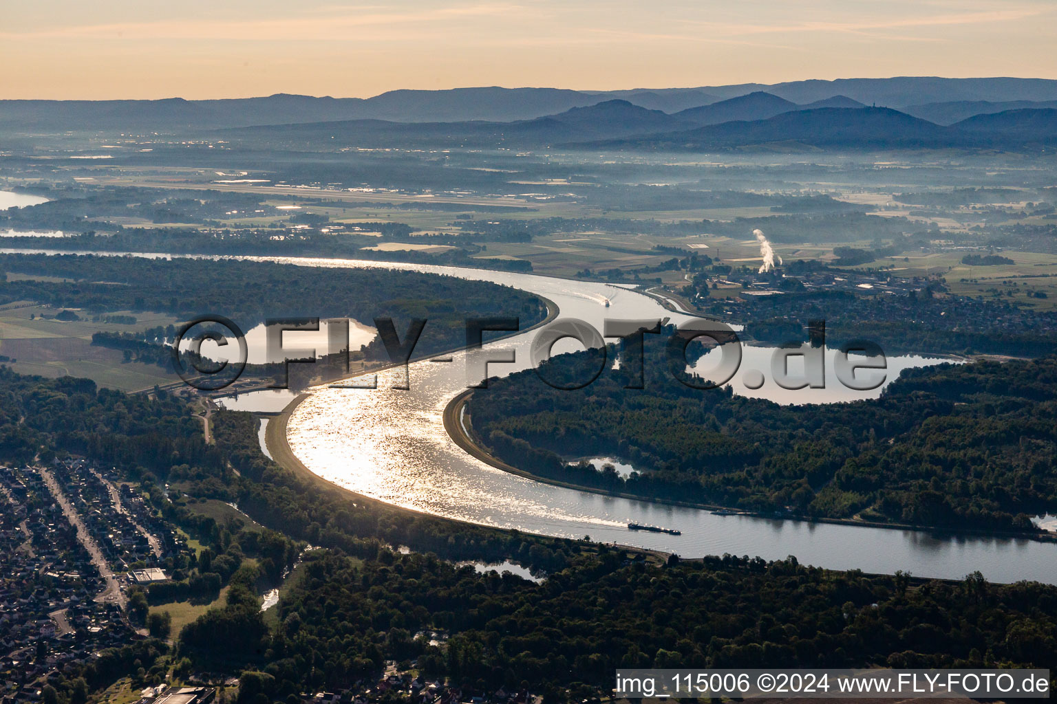 Vue aérienne de Genou du Rhin Ancienne base de tête à Greffern à le quartier Greffern in Rheinmünster dans le département Bade-Wurtemberg, Allemagne