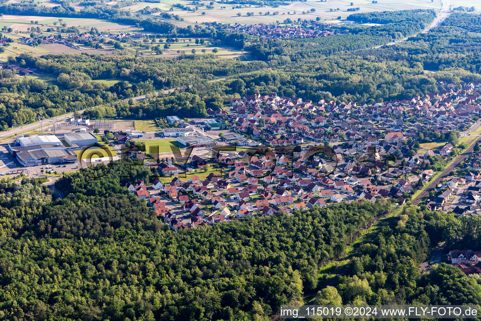 Seltz dans le département Bas Rhin, France depuis l'avion