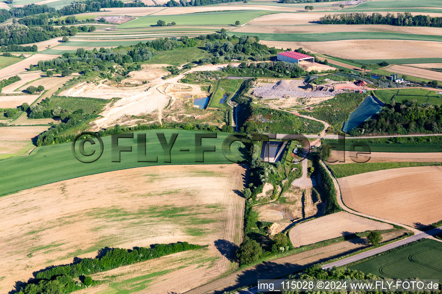 Vue aérienne de Déchétérie à Schaffhouse-près-Seltz dans le département Bas Rhin, France