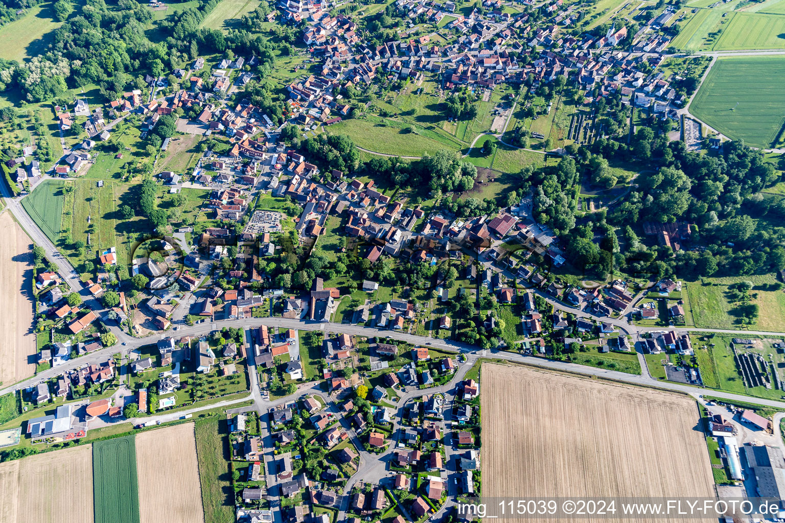 Image drone de Scheibenhard dans le département Bas Rhin, France