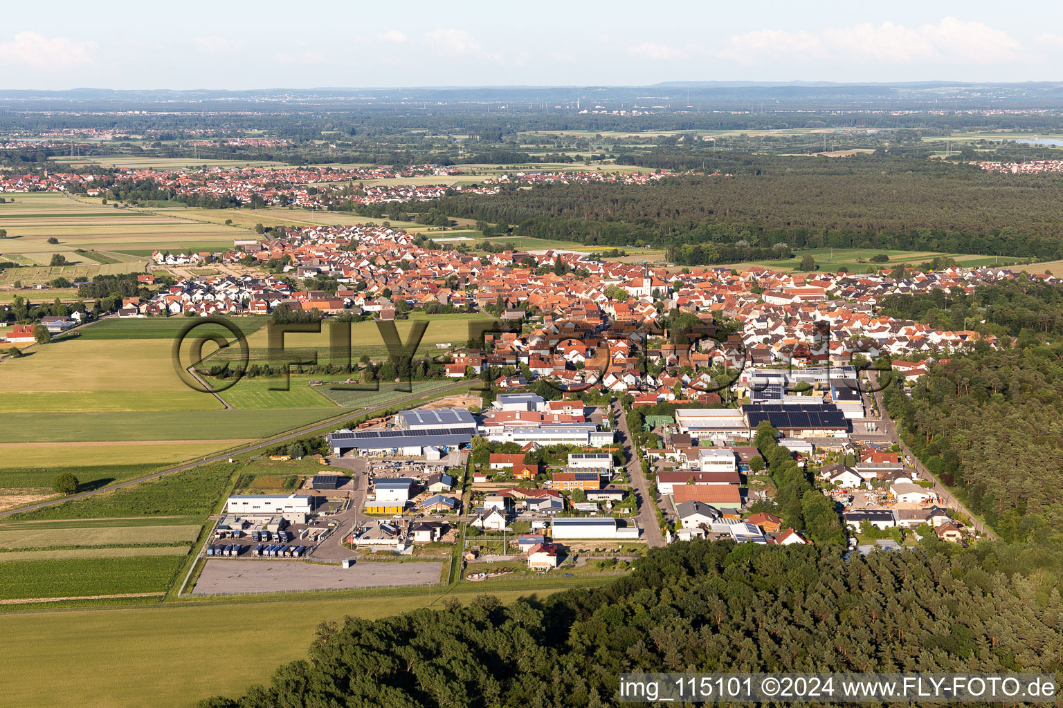 Photographie aérienne de Hatzenbühl dans le département Rhénanie-Palatinat, Allemagne