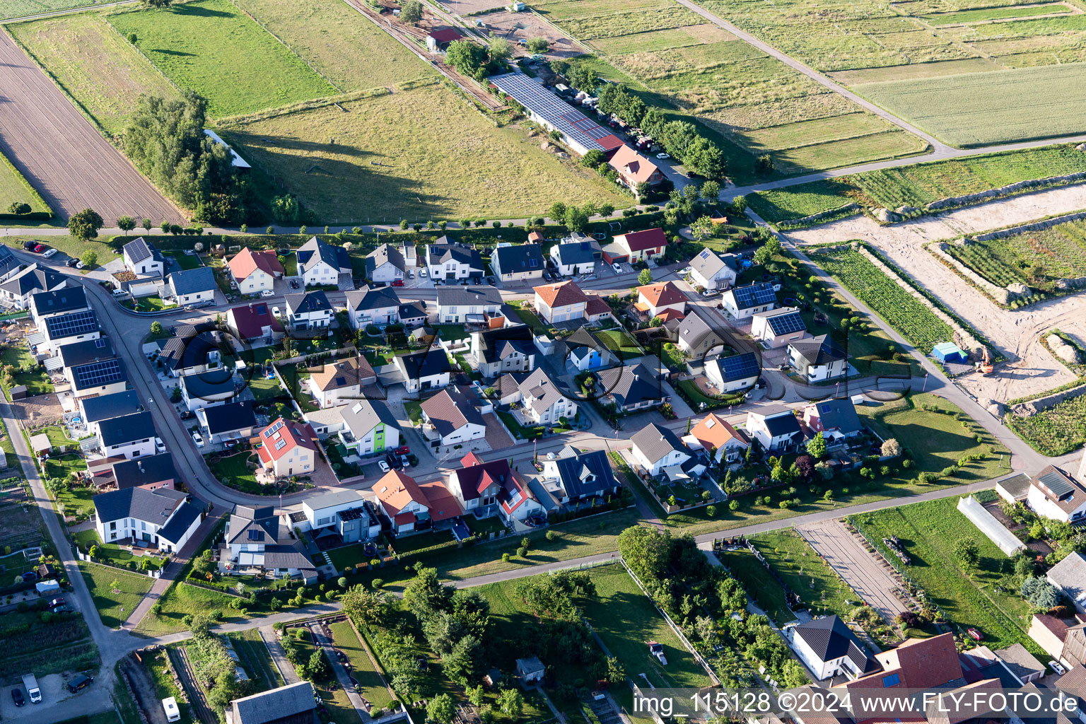 Vue aérienne de Rue Pasteur Anselmann à Hatzenbühl dans le département Rhénanie-Palatinat, Allemagne