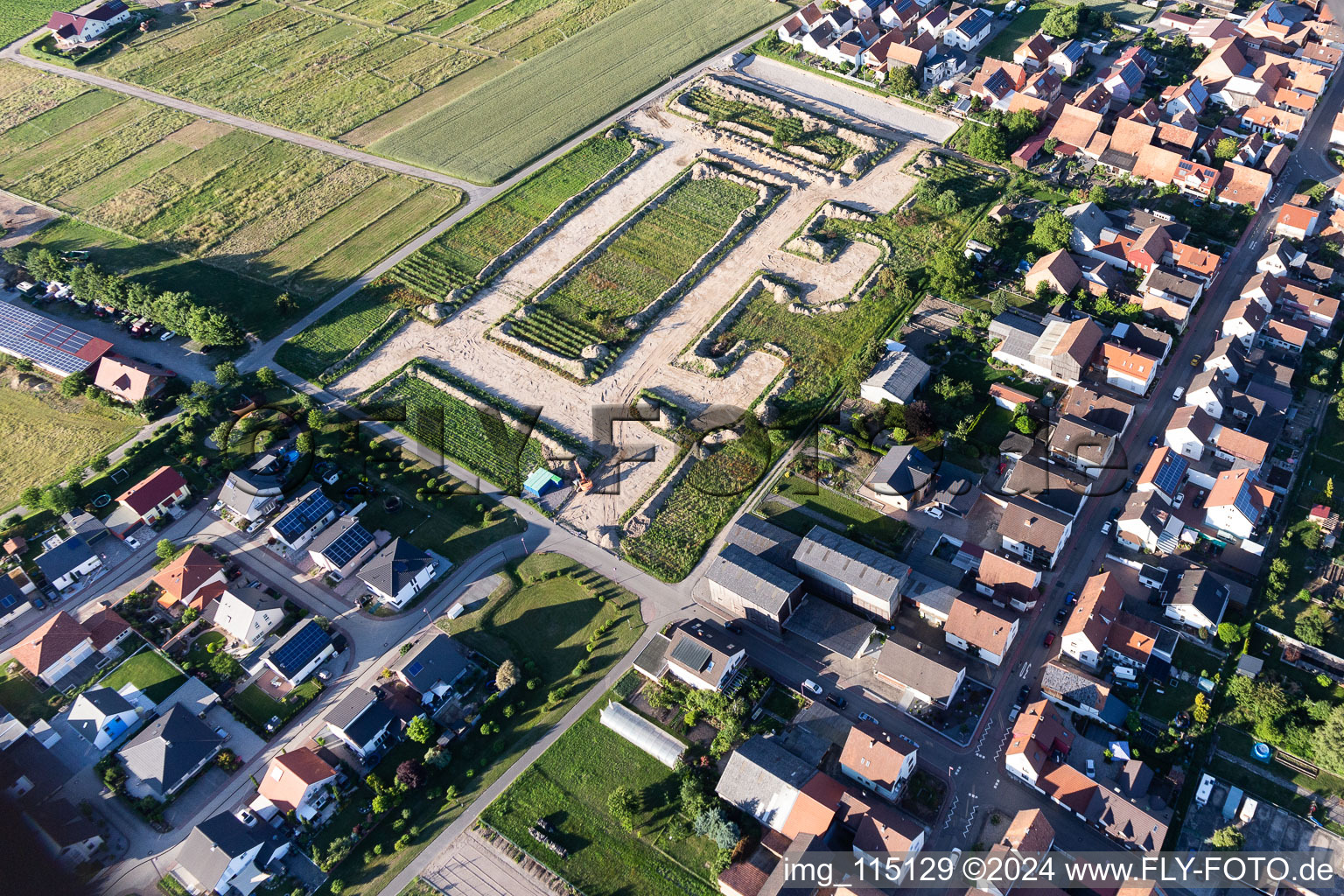 Vue aérienne de Aménagement d'une nouvelle zone de développement à Hatzenbühl dans le département Rhénanie-Palatinat, Allemagne