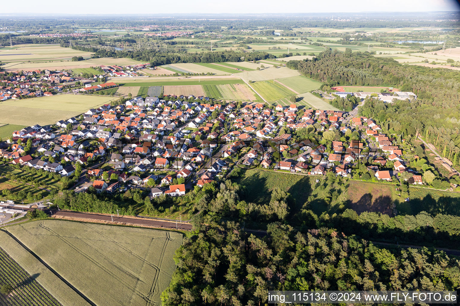 Image drone de Rheinzabern dans le département Rhénanie-Palatinat, Allemagne