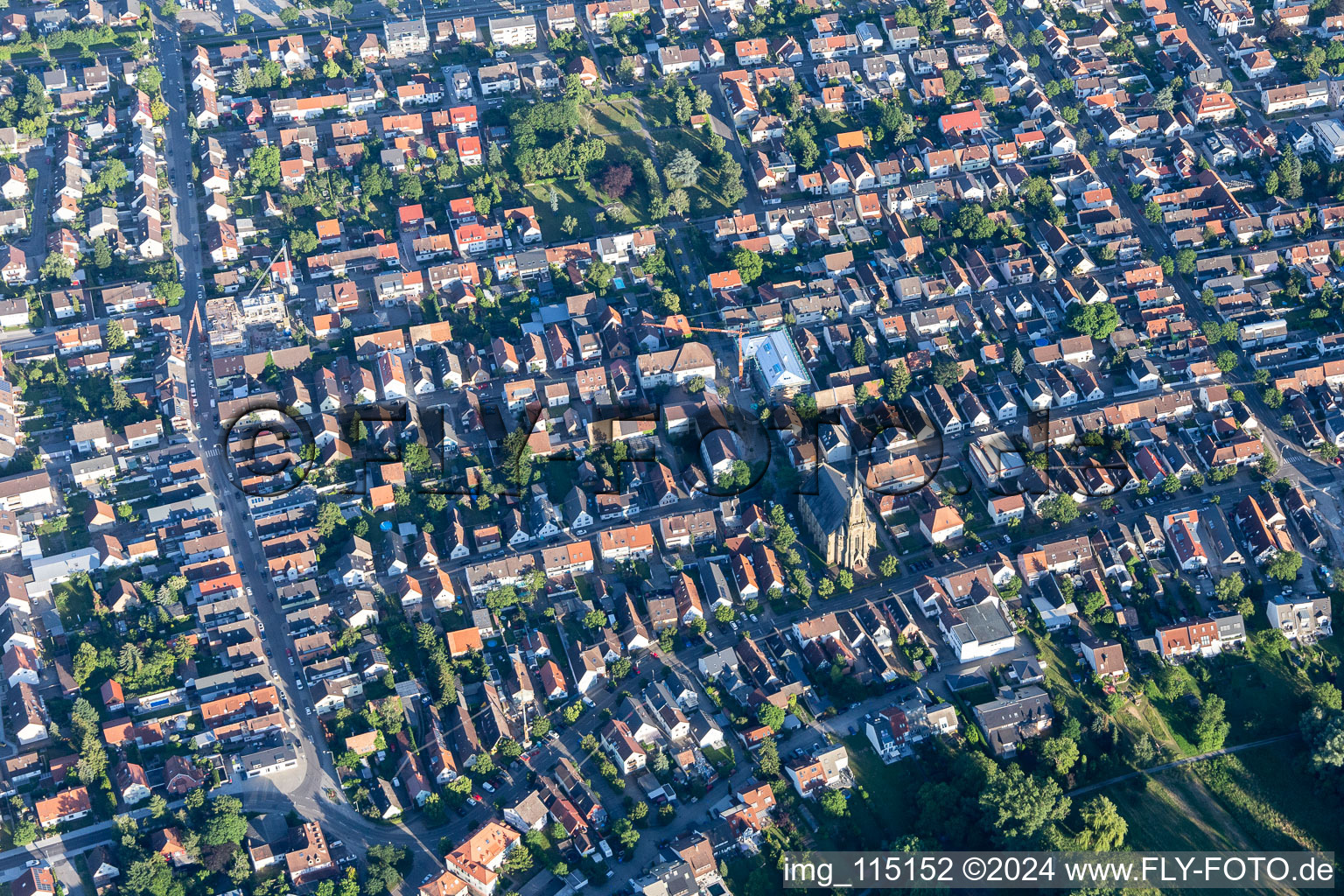 Quartier Neureut in Karlsruhe dans le département Bade-Wurtemberg, Allemagne d'un drone