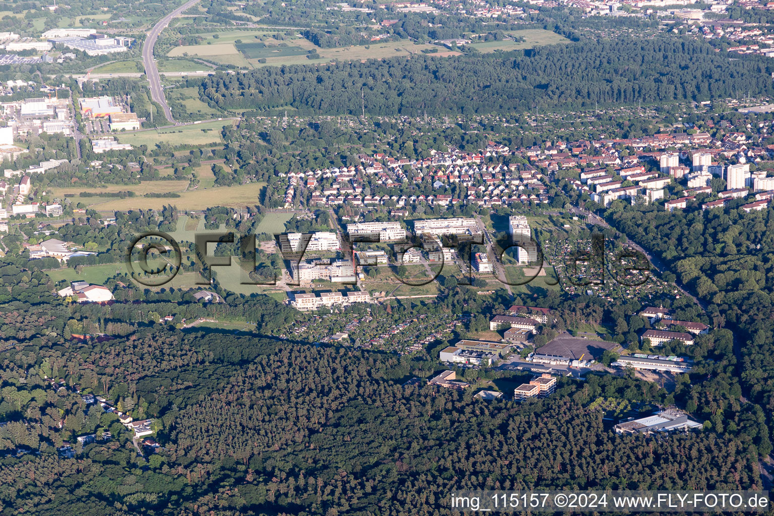 Quartier Rintheim in Karlsruhe dans le département Bade-Wurtemberg, Allemagne d'un drone