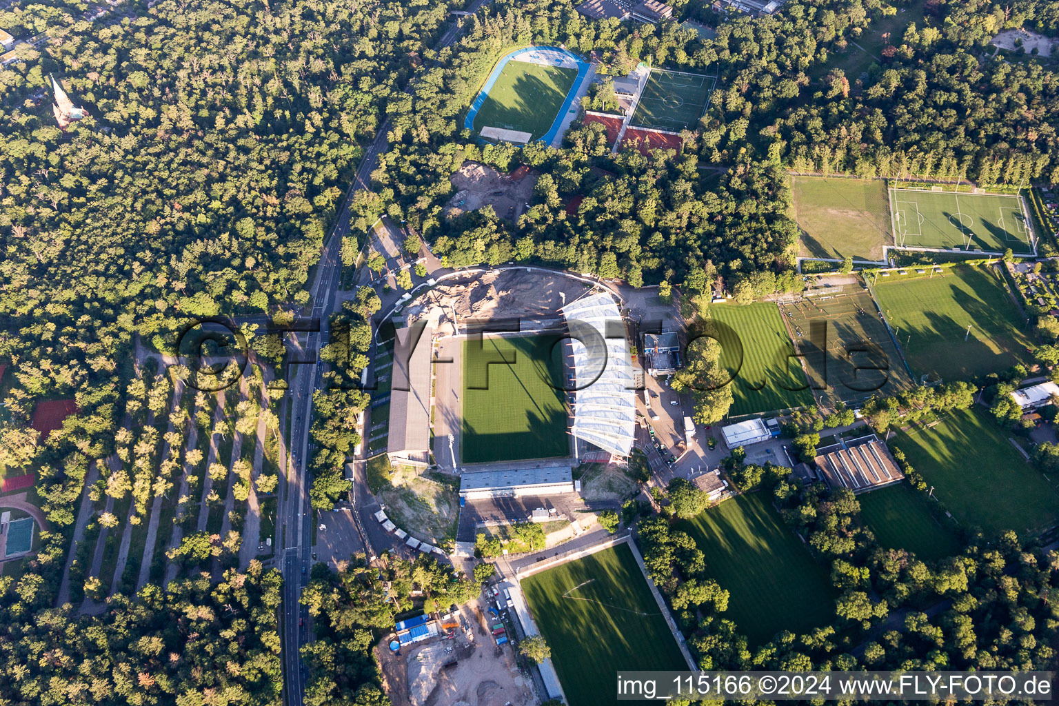 Photographie aérienne de Stade du parc animalier KSC, chantier de construction à le quartier Innenstadt-Ost in Karlsruhe dans le département Bade-Wurtemberg, Allemagne